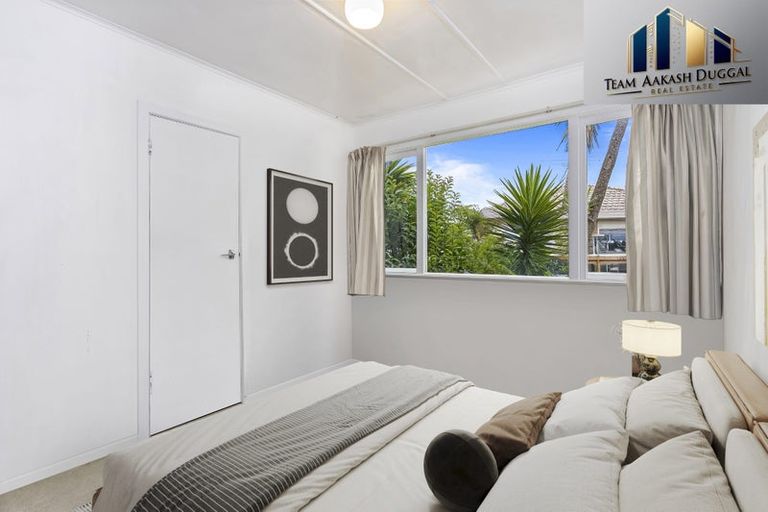 Photo of property in 1c Kuaka Place, New Lynn, Auckland, 0600