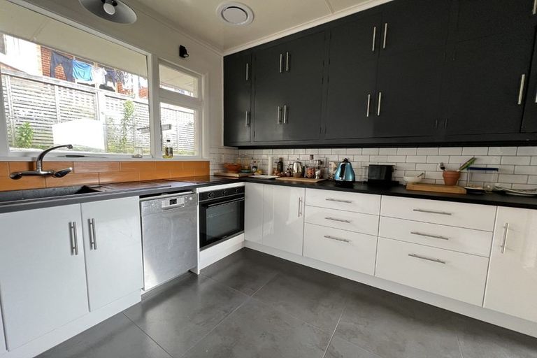 Photo of property in 56 Murray Street, Kew, Dunedin, 9012