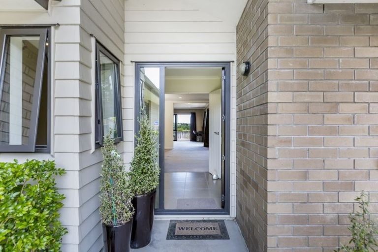 Photo of property in 131 Vipond Road, Stanmore Bay, Whangaparaoa, 0932