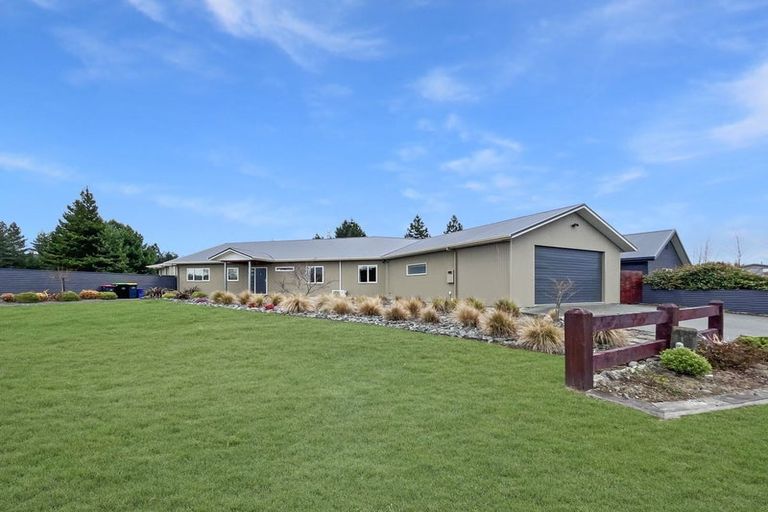Photo of property in 35 Irishman Drive, Twizel, 7901
