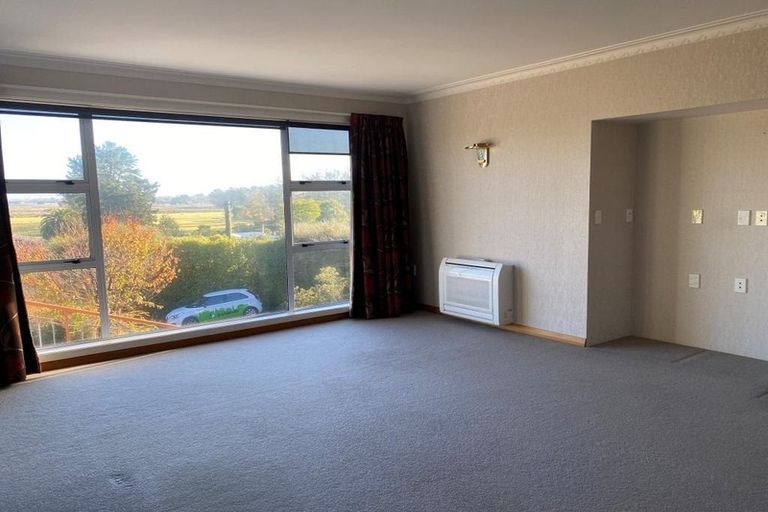 Photo of property in 413 Cashmere Road, Westmorland, Christchurch, 8025