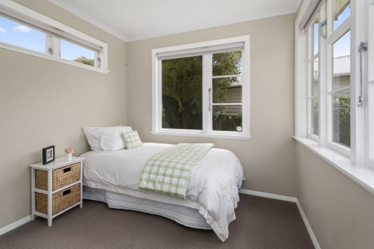 Photo of property in 10 Handyside Street, Tawa, Wellington, 5028