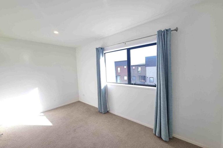 Photo of property in 46 Kotuitui Street, Manukau, Auckland, 2104