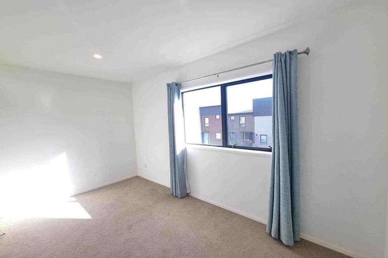 Photo of property in 46 Kotuitui Street, Manukau, Auckland, 2104