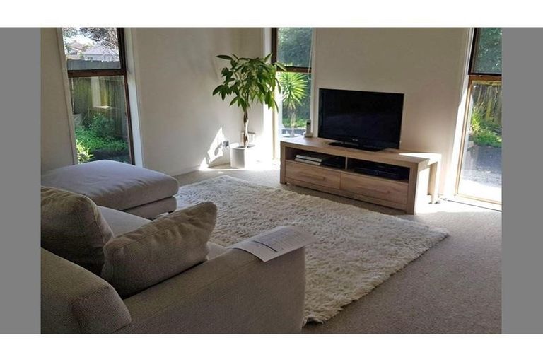 Photo of property in 1/54 Highland Park Drive, Highland Park, Auckland, 2010