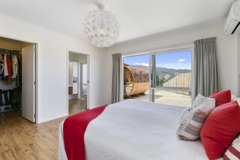 Photo of property in 24a Mount Marua Way, Timberlea, Upper Hutt, 5018