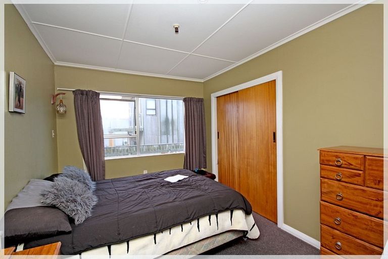 Photo of property in 3 Marine Parade North, Foxton Beach, Foxton, 4815