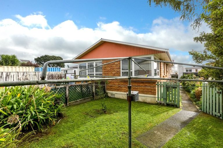 Photo of property in 264a Courtenay Street, Strandon, New Plymouth, 4312
