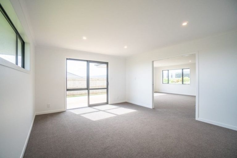 Photo of property in 33 Silicon Way, Fitzherbert, Palmerston North, 4410
