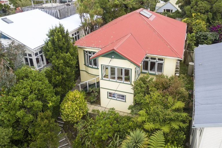 Photo of property in 17 Fairview Crescent, Kelburn, Wellington, 6012