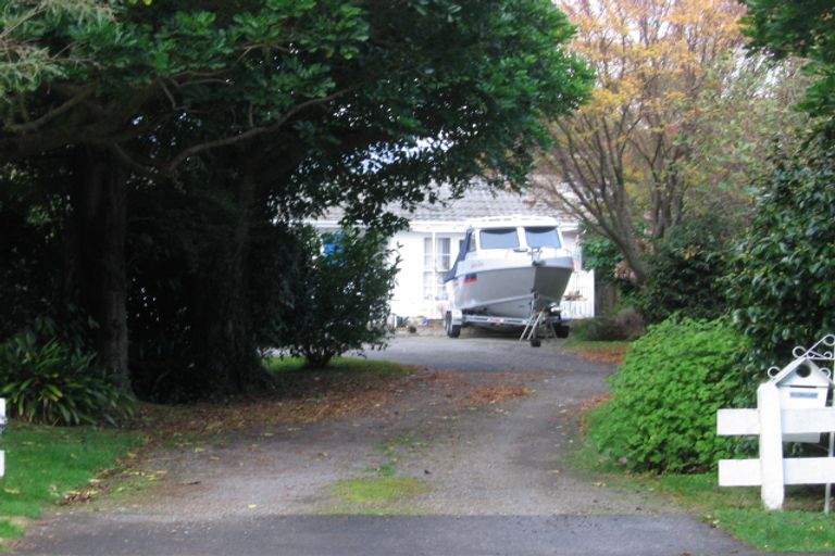 Photo of property in 10 Horopito Road, Waikanae, 5036