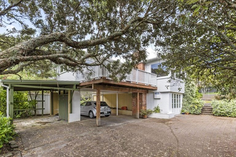 Photo of property in 4 Longfellow Parade, Glen Eden, Auckland, 0604