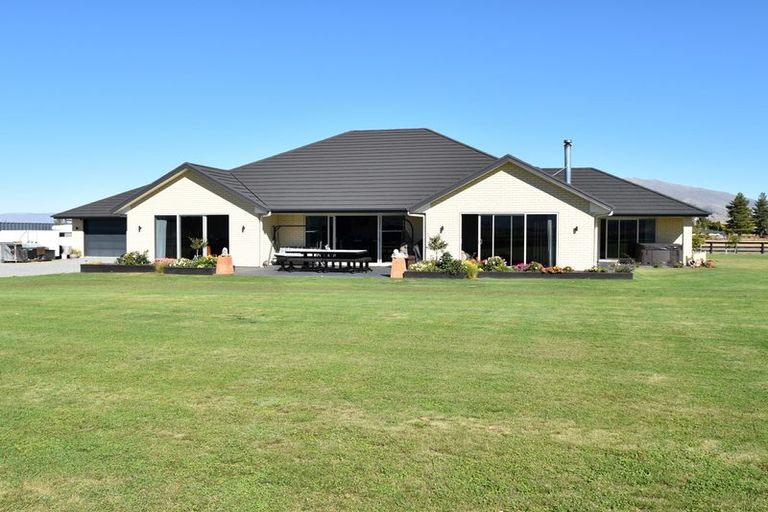 Photo of property in 4 The Drive, Twizel, 7999