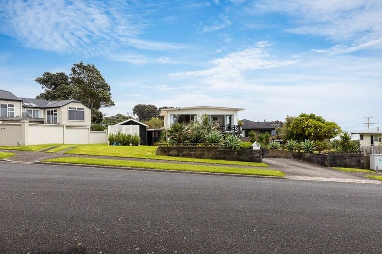 Photo of property in 4 Shearer Drive, Oakura, 4314