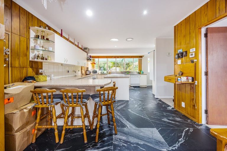 Photo of property in 10 Albertson Place, Manurewa, Auckland, 2102