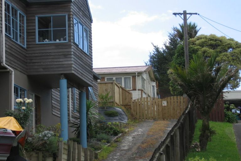 Photo of property in 10a Lewis Street, Blockhouse Bay, Auckland, 0600