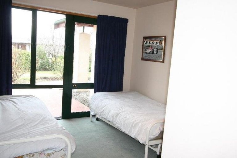 Photo of property in 4a Roto Place, Wanaka, 9305