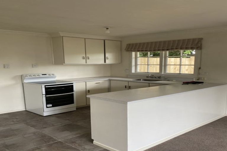 Photo of property in 1 Marnane Terrace, St Andrews, Hamilton, 3200