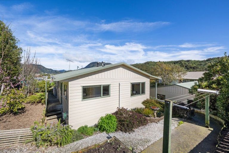 Photo of property in 87a Hampden Street, Picton, 7220