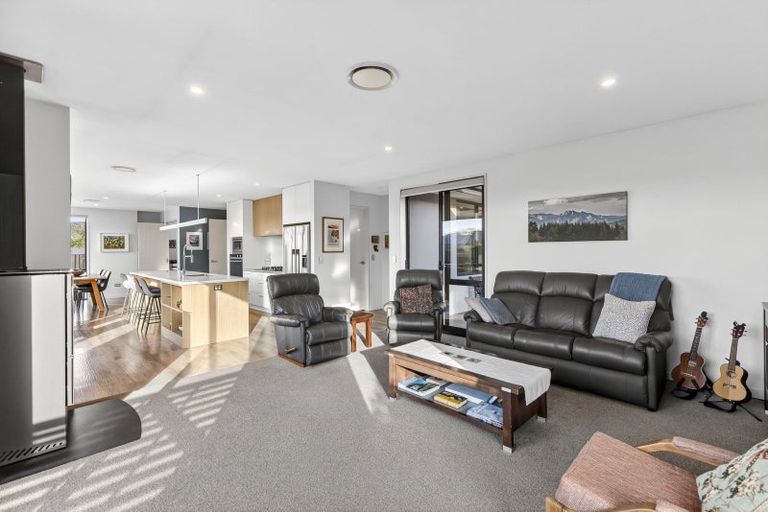 Photo of property in 12 Sapphire Spring Rise, Wanaka, 9305