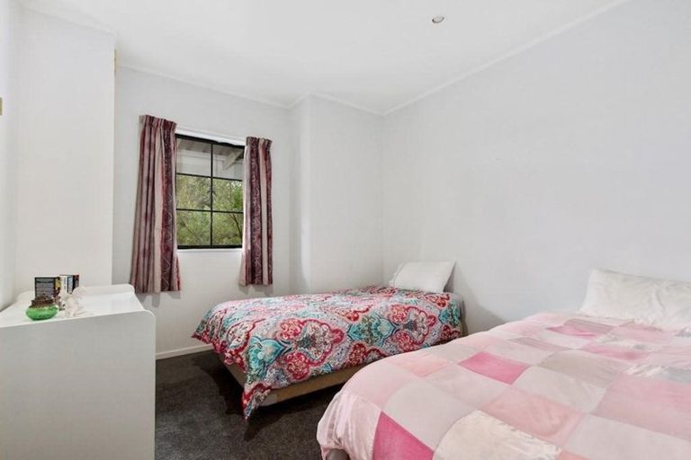 Photo of property in 741a Swanson Road, Swanson, Auckland, 0612