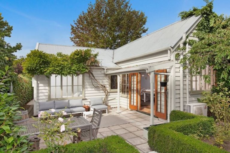 Photo of property in 137 Springfield Road, St Albans, Christchurch, 8014