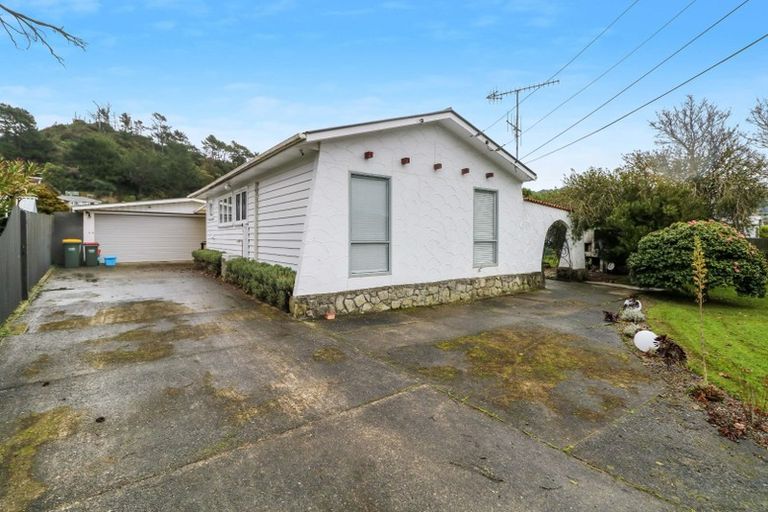 Photo of property in 3 Totara Street, Wainuiomata, Lower Hutt, 5014
