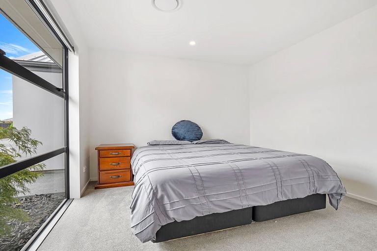 Photo of property in 17 Angus Place, Rangiora, 7400