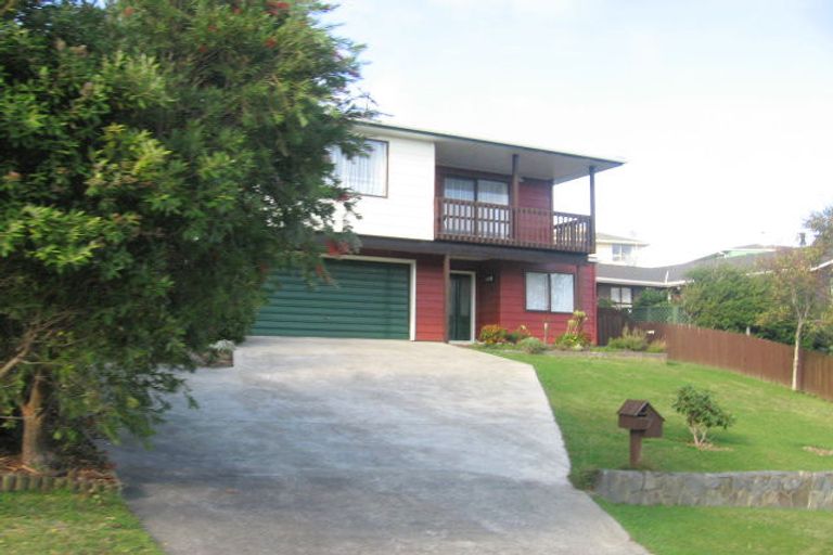Photo of property in 7 Langwell Place, Papakowhai, Porirua, 5024