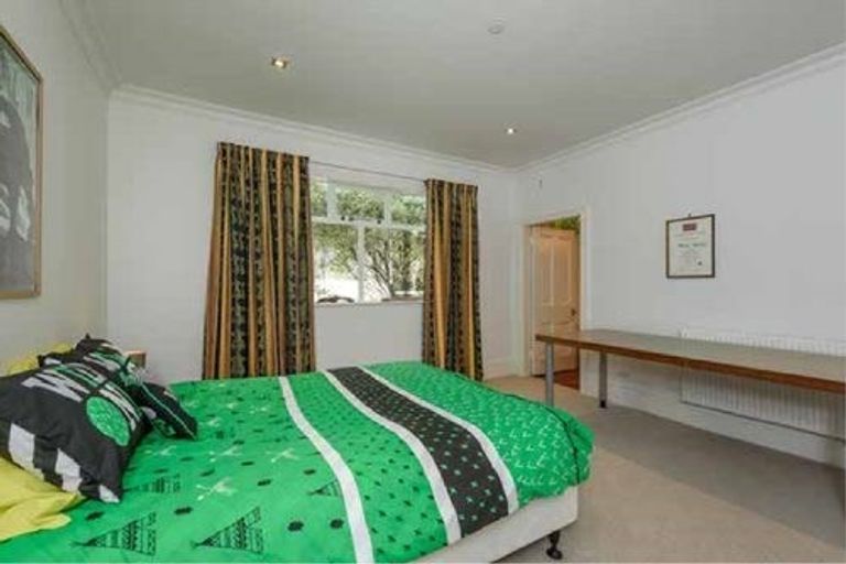 Photo of property in 8a Central Terrace, Kelburn, Wellington, 6012