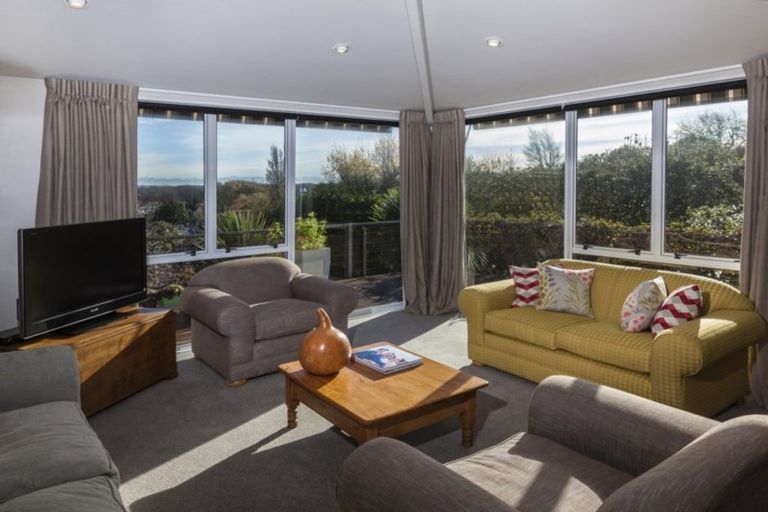 Photo of property in 8 Rhodesvale Terrace, Cashmere, Christchurch, 8022