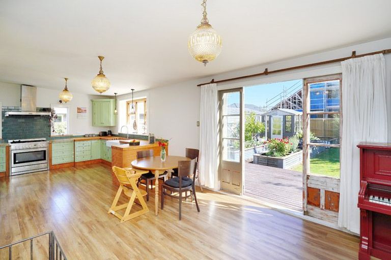 Photo of property in 11 Isabella Place, Waltham, Christchurch, 8011