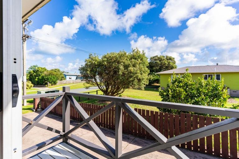 Photo of property in 11 Kelly Street, Baylys Beach, Dargaville, 0377