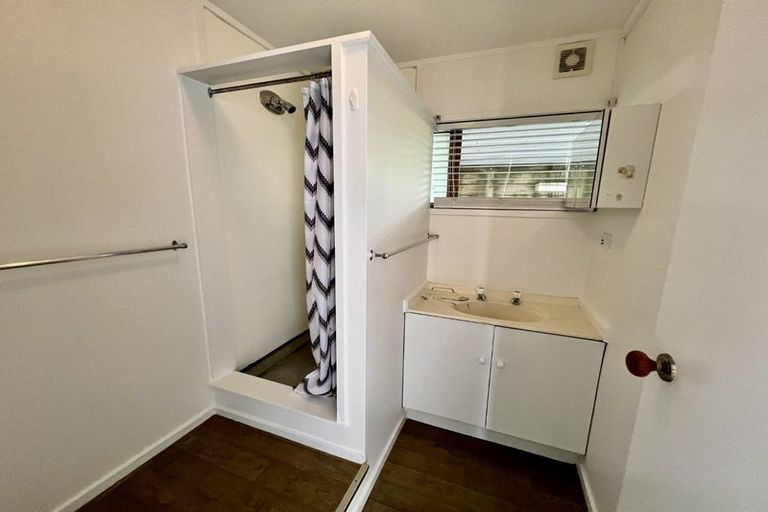 Photo of property in 1/35 D'oyly Drive, Stanmore Bay, Whangaparaoa, 0932