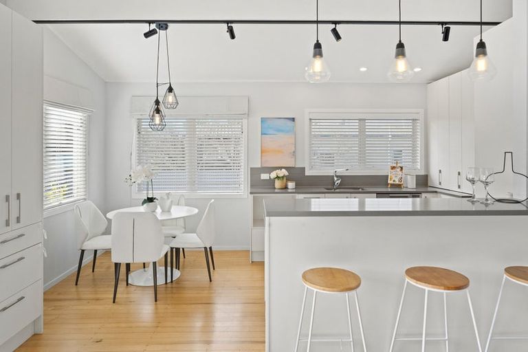 Photo of property in 84 Tiraumea Drive, Pakuranga, Auckland, 2010