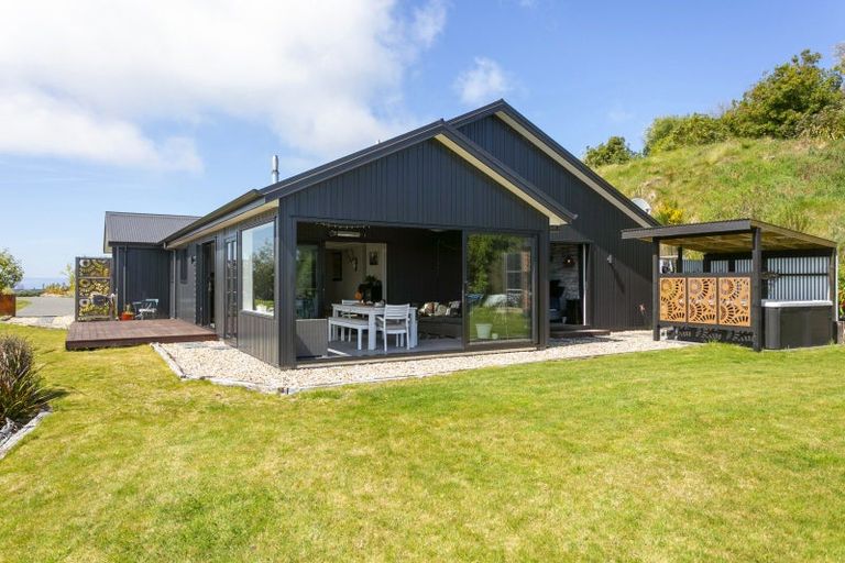 Photo of property in 130 Highland Drive, Acacia Bay, Taupo, 3385