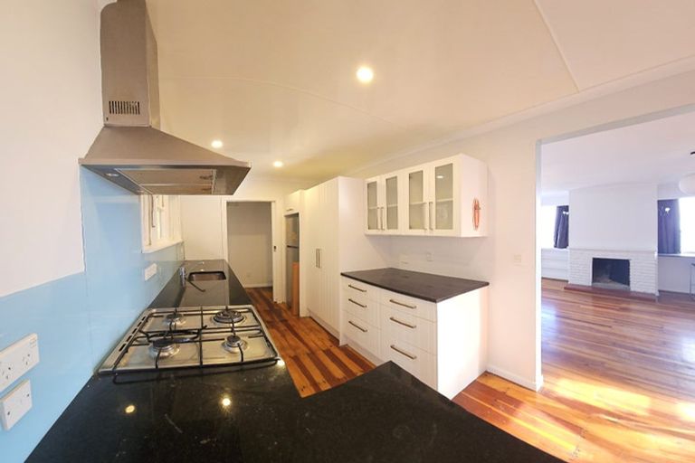 Photo of property in 170 The Esplanade, Island Bay, Wellington, 6023