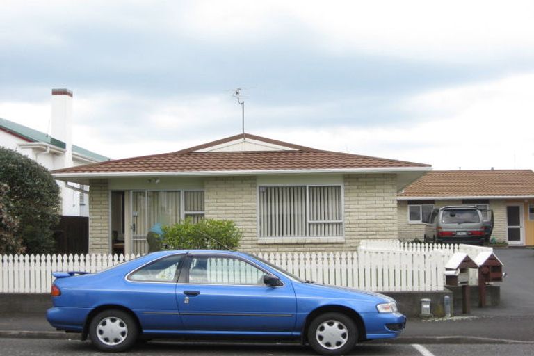 Photo of property in 4/32 Young Street, New Plymouth, 4310