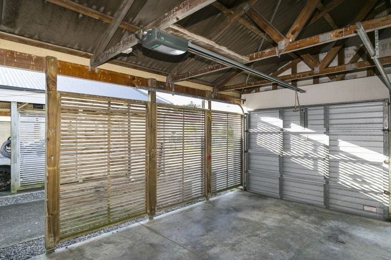 Photo of property in Monterey Apartments, 3/232 Middleton Road, Glenside, Wellington, 6037