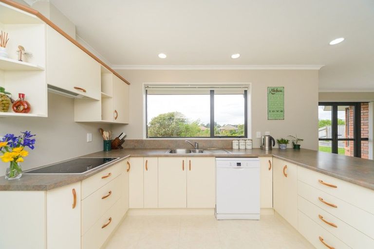 Photo of property in 189 Ruapehu Drive, Fitzherbert, Palmerston North, 4410