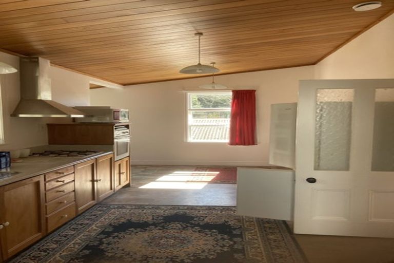 Photo of property in 2 Stanley Street, Berhampore, Wellington, 6023