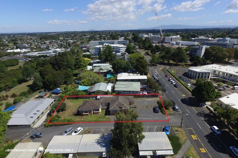 Photo of property in 196 Hillcrest Road, Hillcrest, Hamilton, 3216