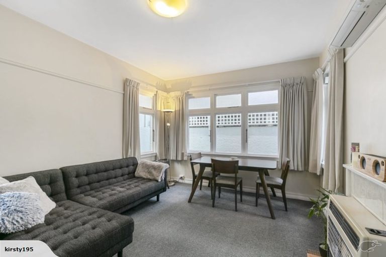 Photo of property in 5/1 Rixon Grove, Mount Victoria, Wellington, 6011