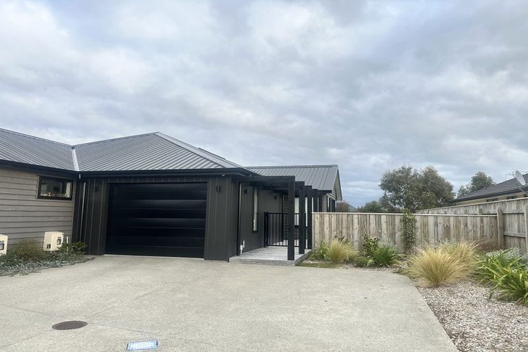Photo of property in 8 Kaiwaru Place, Waikanae, 5036