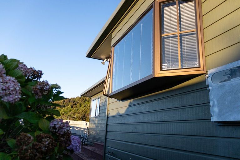 Photo of property in 182a Whites Line East, Waiwhetu, Lower Hutt, 5010