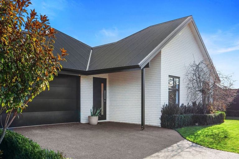 Photo of property in 32 Whincops Road, Halswell, Christchurch, 8025