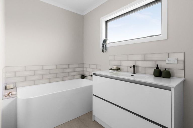 Photo of property in 45 Jessep Road, Meeanee, Napier, 4183