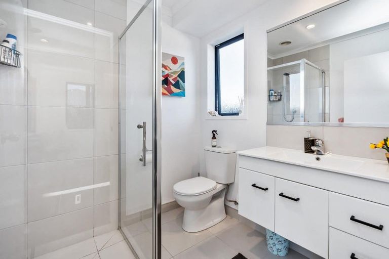 Photo of property in 42 Kowi Lakes Drive, One Tree Point, 0118