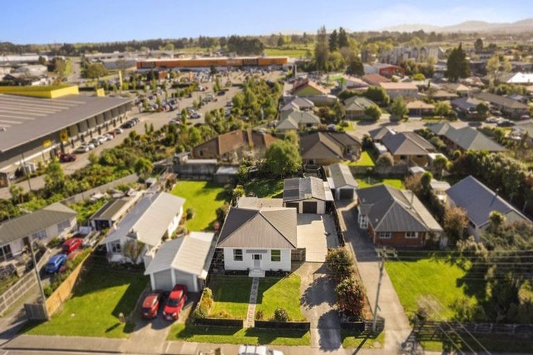 Photo of property in 37 Railway Road, Rangiora, 7400