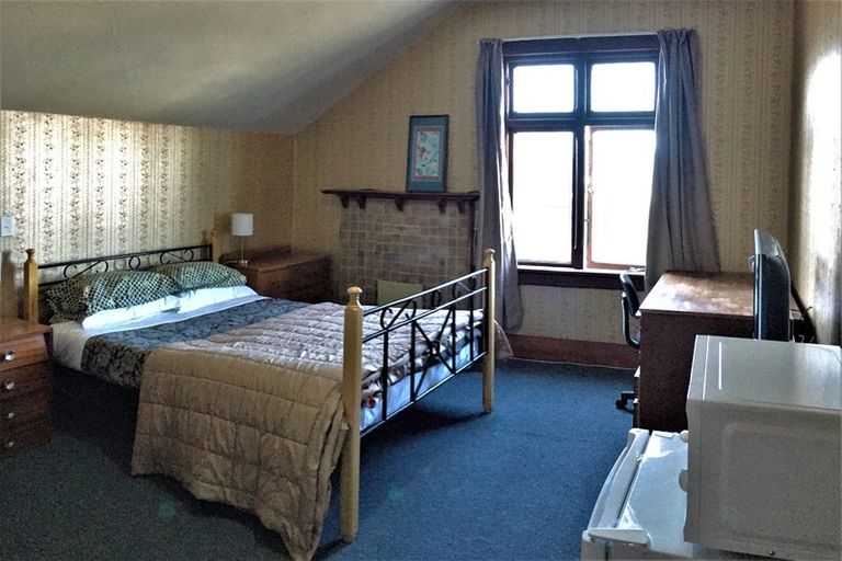 Photo of property in 82 Manor Place, Dunedin Central, Dunedin, 9016